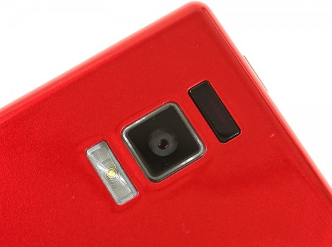 Смартфон LG Optimus GJ (E975W)