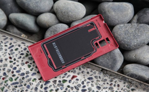 Смартфон LG Optimus GJ (E975W)