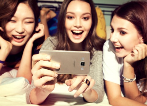 Смартфон Samsung Galaxy A3 (A300H/DS)