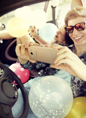 Смартфон Samsung Galaxy A5 (A500F) Смартфон Samsung Galaxy A5 (A500F)