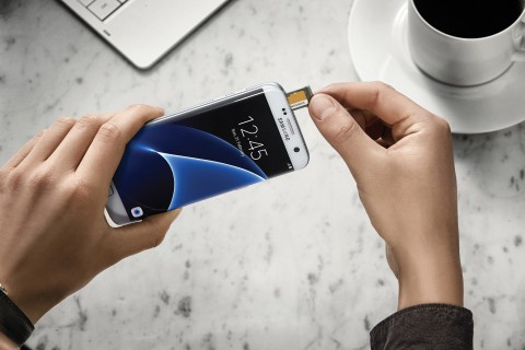 Смартфон Samsung Galaxy S7 Edge 32GB Silver Titan [G935FD]