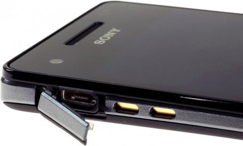 Смартфон Sony Xperia V LT25i