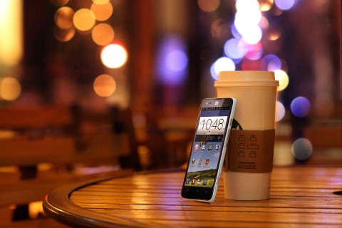 Смартфон ZTE Geek (V975) Смартфон ZTE Geek (V975)