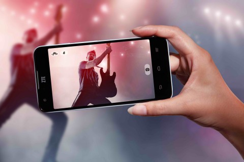 Смартфон ZTE Geek (V975) Смартфон ZTE Geek (V975)