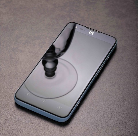 Смартфон ZTE Geek (V975) Смартфон ZTE Geek (V975)