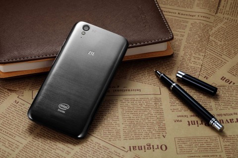 Смартфон ZTE Geek (V975) Смартфон ZTE Geek (V975)