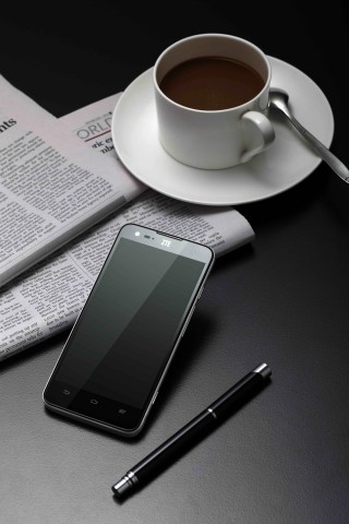 Смартфон ZTE Geek (V975) Смартфон ZTE Geek (V975)