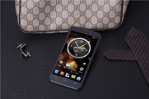 Смартфон ZTE Grand Memo (V9815) Смартфон ZTE Grand Memo (V9815)