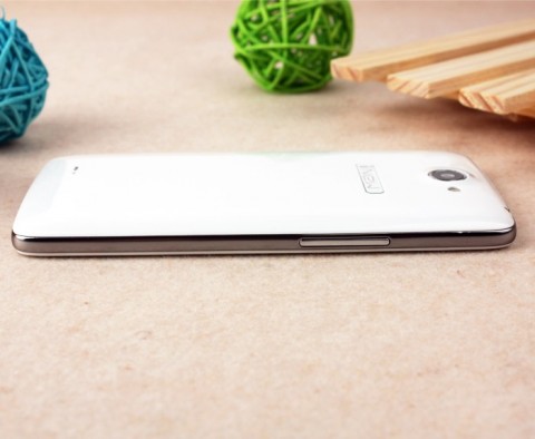 Смартфон iNew i3000 (4GB)