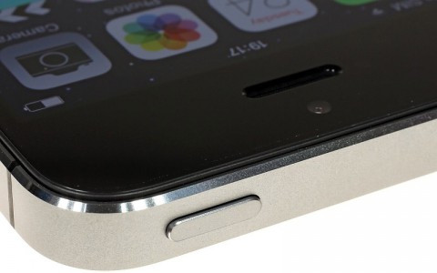 Смартфон Apple iPhone 5s (16GB) 
