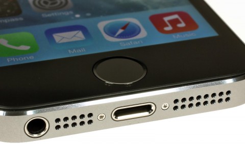 Смартфон Apple iPhone 5s (16GB) 