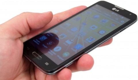 Смартфон LG L90 (D405) Смартфон LG L90 (D405)