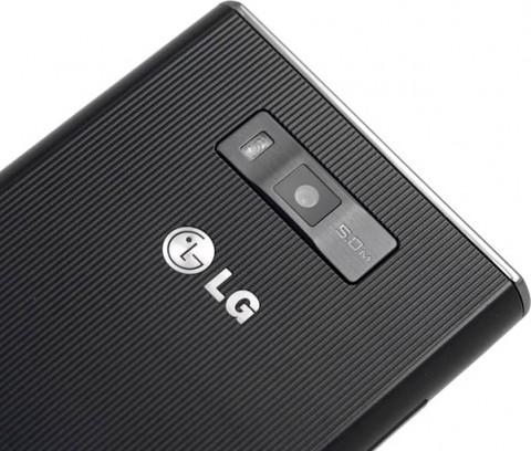 Смартфон LG P705 Optimus L7