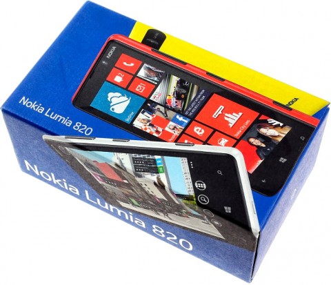 Смартфон Nokia Lumia 820