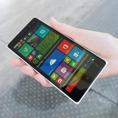 Смартфон Nokia Lumia 830