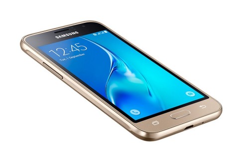 Мобильный телефон Samsung Galaxy J1 (2016) SM-J120F/DS