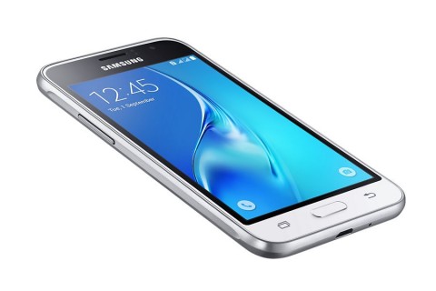 Мобильный телефон Samsung Galaxy J1 (2016) SM-J120F/DS